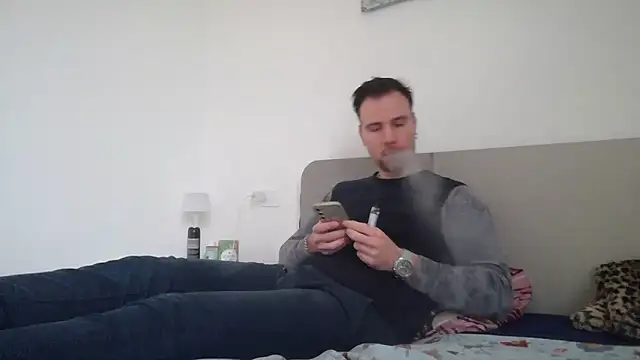 mrlyuis online show from February 7, 1:37 pm