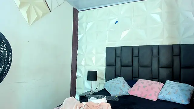 BustyGlow online show from September 13, 10:48 am