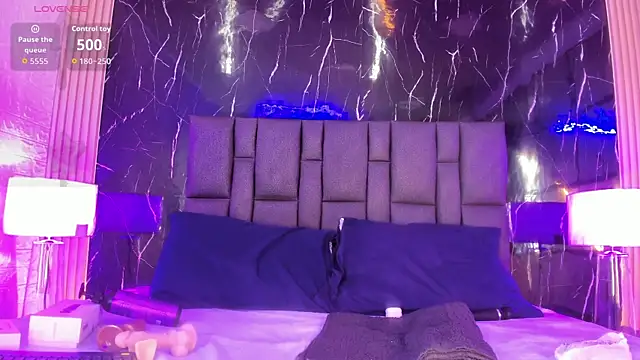 BustyGlow online show from March 19, 9:46 am