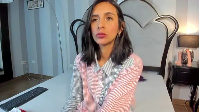 MiaAmore  online show from February 14, 6:59 pm