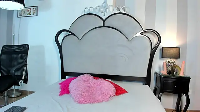 Snapshot of MiaAmore_ chatting on June 30, 4:19 pm MiaAmore online show from June 30, 4:19 pm