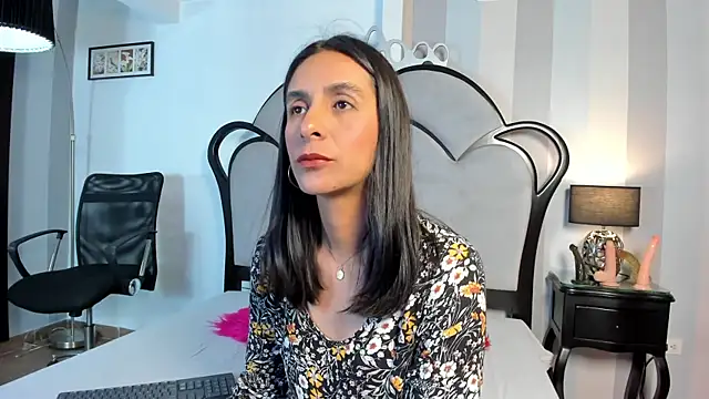 Snapshot of MiaAmore_ chatting on July 2, 6:36 pm MiaAmore online show from July 2, 6:36 pm