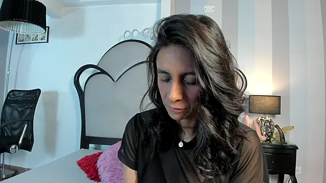Snapshot of MiaAmore_ chatting on July 21, 6:21 pm MiaAmore online show from July 21, 6:21 pm