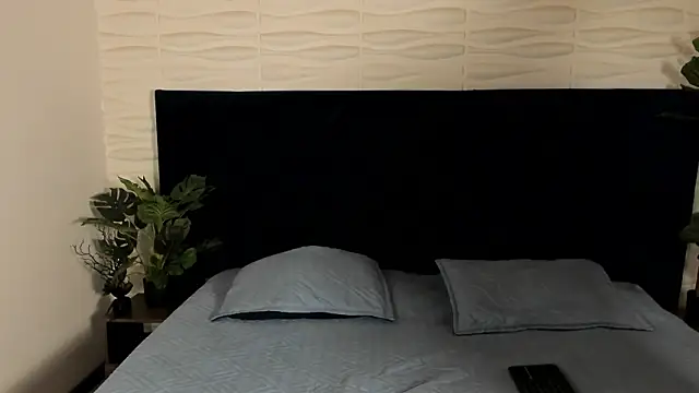 AustinJones  online show from March 9, 7:40 pm