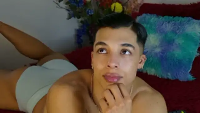 Troye Williams online show from March 15, 2:39 am