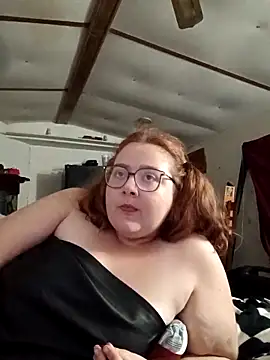 Snapshot of XEmoxkittyx chatting on February 15, 5:26 am XEmoxkittyx online show from February 15, 5:26 am