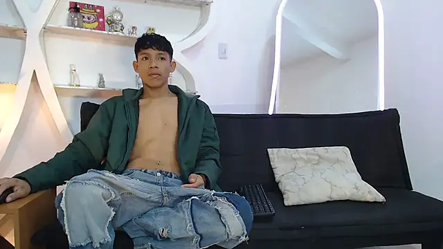 BEAUTY BOYS1 online show from September 26, 7:12 am