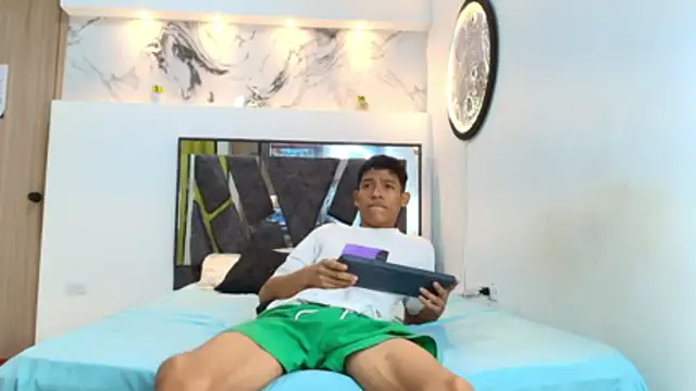 BEAUTY BOYS1 online show from October 26, 7:14 am