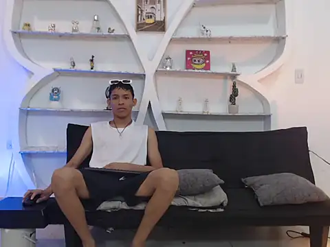 BEAUTY BOYS1 online show from December 2, 7:14 am