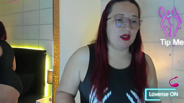 fieryluciana online show from October 3, 4:20 am