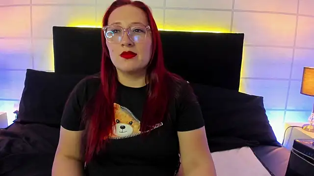 fieryluciana online show from October 16, 3:40 am