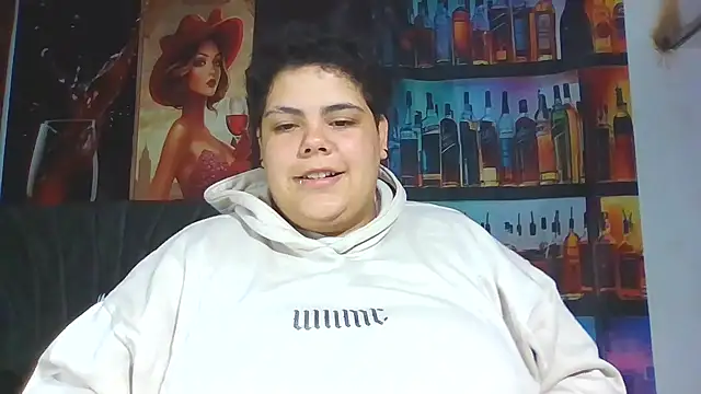 Snapshot of Hailey_Curvy chatting on June 19, 3:11 am Hailey Curvy online show from June 19, 3:11 am