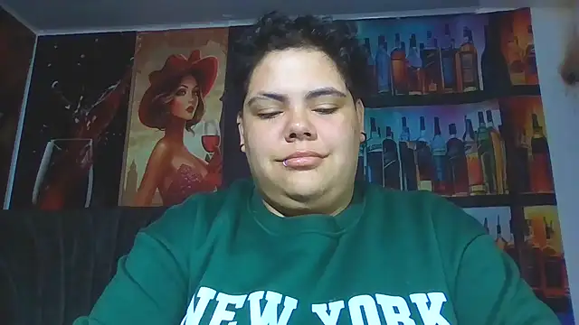 Hailey Curvy online show from June 29, 8:20 am