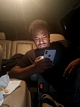 Snapshot of ReShawn24TM chatting on September 29, 1:11 am ReShawn24TM online show from September 29, 1:11 am