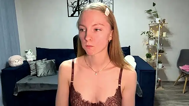 BrightAnnie online show from October 15, 3:01 pm