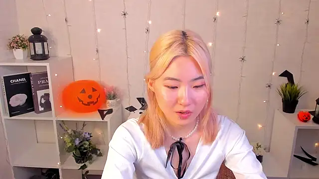 Aisi 18 online show from October 30, 6:04 am