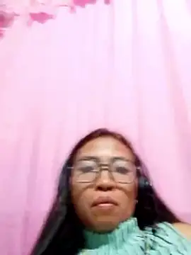 Snapshot of pinayhotii chatting on June 1, 2:41 pm pinayhotii online show from June 1, 2:41 pm
