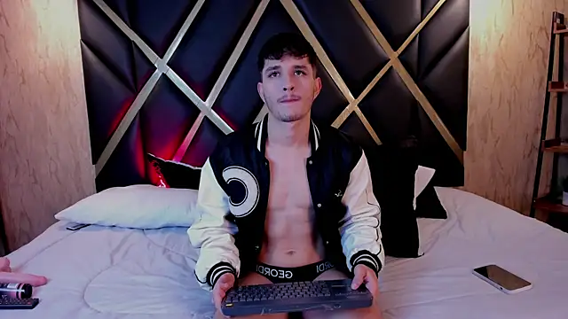 LiamMuller online show from October 14, 11:44 am