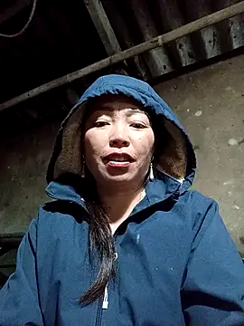 Snapshot of _Helala_ chatting on February 12, 2:28 am Helala online show from February 12, 2:28 am