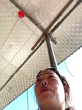 Snapshot of _Helala_ chatting on February 21, 1:39 am Helala online show from February 21, 1:39 am