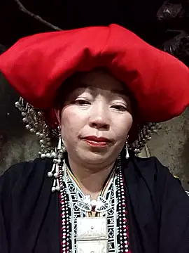 Snapshot of _Helala_ chatting on February 24, 9:07 am Helala online show from February 24, 9:07 am