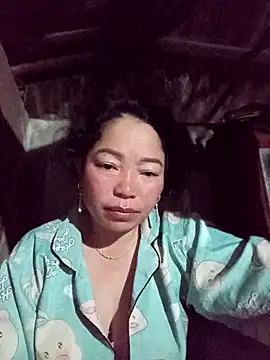 Snapshot of _Helala_ chatting on February 27, 11:27 pm Helala online show from February 27, 11:27 pm