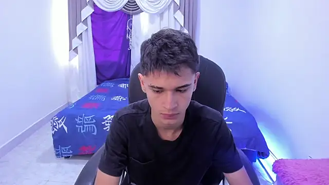 Snapshot of Aron_Boyy chatting on October 23, 7:45 pm Aron Boyy online show from October 23, 7:45 pm