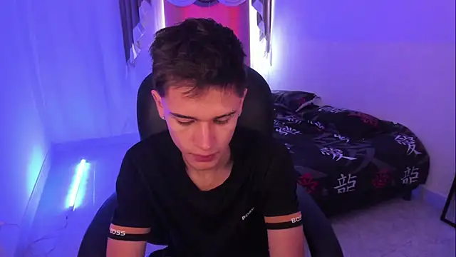 Snapshot of Aron_Boyy chatting on December 1, 7:30 pm Aron Boyy online show from December 1, 7:30 pm