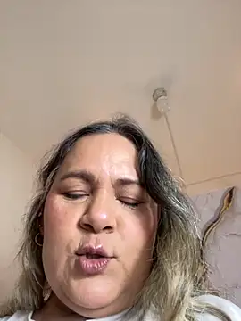 Snapshot of Lucy_Milf_474 chatting on September 26, 12:09 pm Lucy Milf 474 online show from September 26, 12:09 pm
