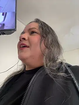 Snapshot of Lucy_Milf_474 chatting on July 12, 12:07 pm Lucy Milf 474 online show from July 12, 12:07 pm