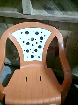 Surrilove online show from April 13, 2:00 pm