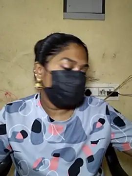 Snapshot of Tamil_Attitude_queen chatting on April 15, 7:10 pm Tamil Attitude queen online show from April 15, 7:10 pm