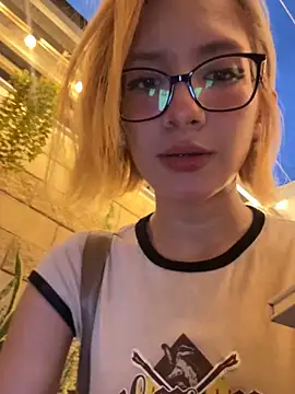 Snapshot of SweetBunnyGF chatting on June 11, 11:25 pm SweetBunnyGF online show from June 11, 11:25 pm