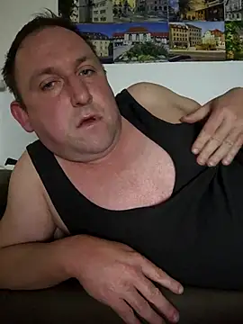 GenuineDedication42 online show from February 17, 2:57 pm