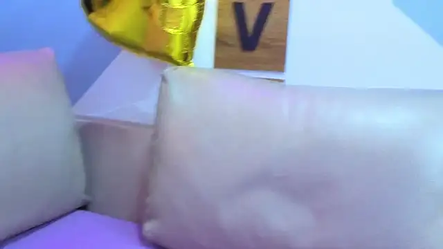 Victoria Fallon online show from November 12, 9:36 pm