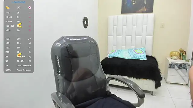 venus cortez online show from November 12, 5:57 pm