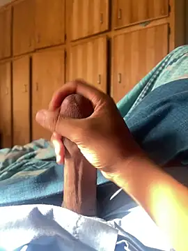 Snapshot of CreamyOff45 chatting on February 11, 5:56 am CreamyOff45 online show from February 11, 5:56 am