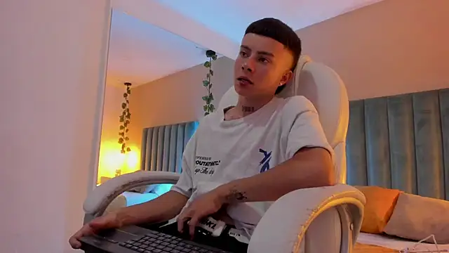 Nascary Fox online show from September 10, 7:47 pm