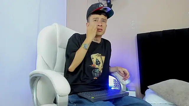 Nascary Fox online show from September 22, 8:00 pm