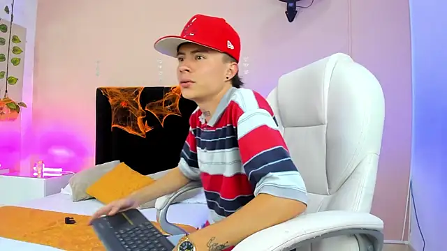 Nascary Fox online show from October 1, 7:53 pm