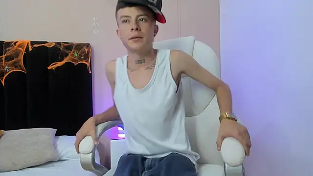 Nascary Fox online show from October 6, 7:33 pm