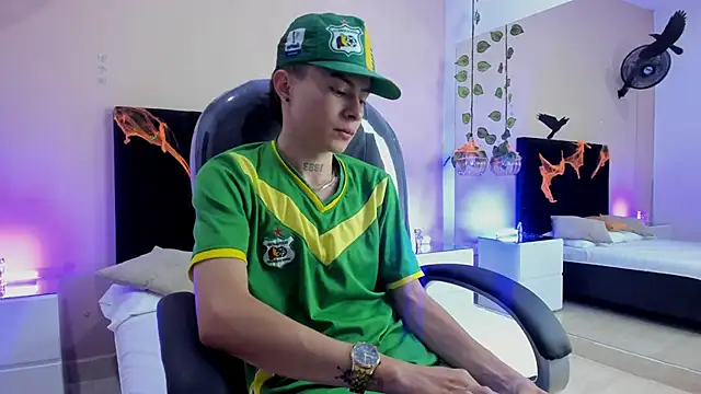 Nascary Fox online show from October 27, 8:02 pm