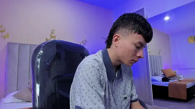 Nascary Fox online show from January 7, 7:38 pm