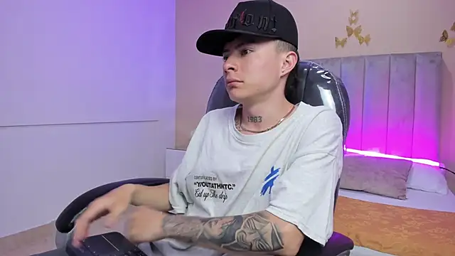 Nascary Fox online show from February 1, 3:10 pm