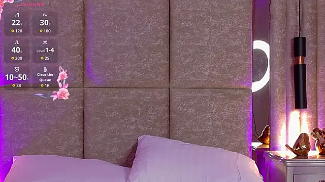 Martina-Roberts- online show from September 25, 4:05 am