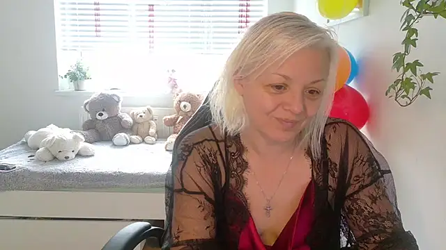 Linsy Kim online show from December 21, 9:27 am