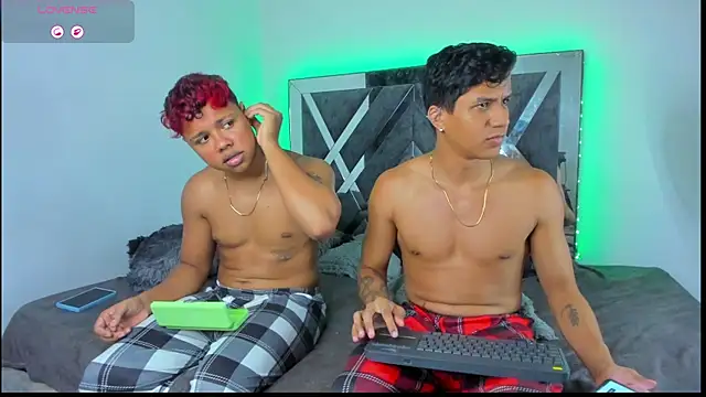 Robertmiller21 online show from April 11, 11:53 pm