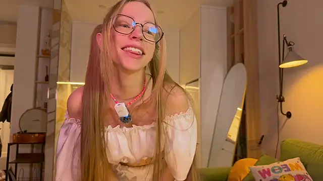 BritaKiss online show from April 15, 3:02 am