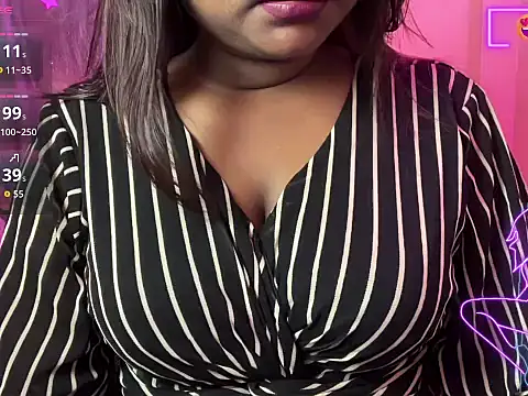 Snapshot of Aashi_5 chatting on October 1, 8:53 am Aashi 5 online show from October 1, 8:53 am