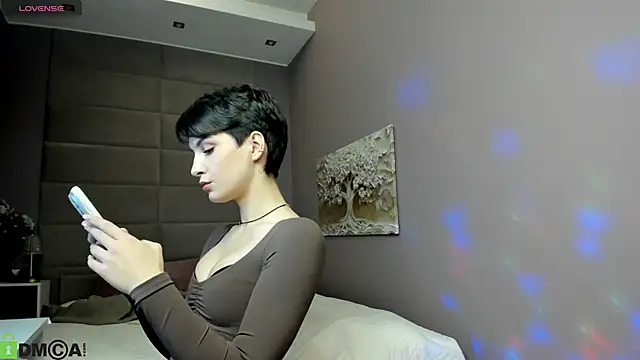 Adeline Perle online show from October 10, 1:48 am